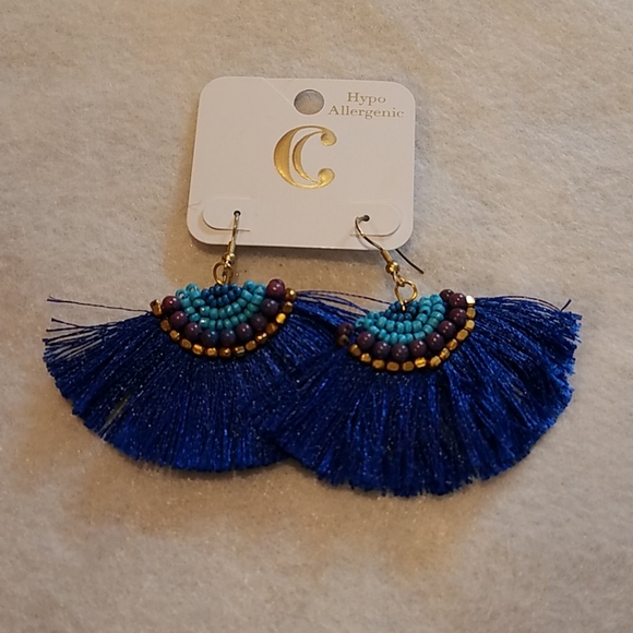 NWT. Wire Hoop Tasseled Necklace & Earrings - Picture 3 of 5